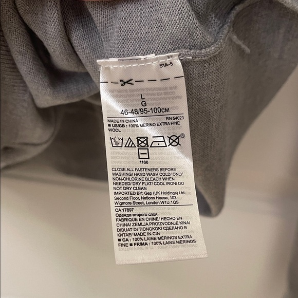 Banana Republic Pink and Gray Merino Wool Sweater - Picture 6 of 11